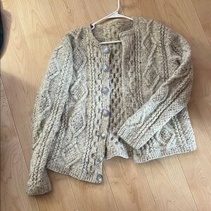 VNT WOOL HANDMADE Cable Knit Beige Sweater
